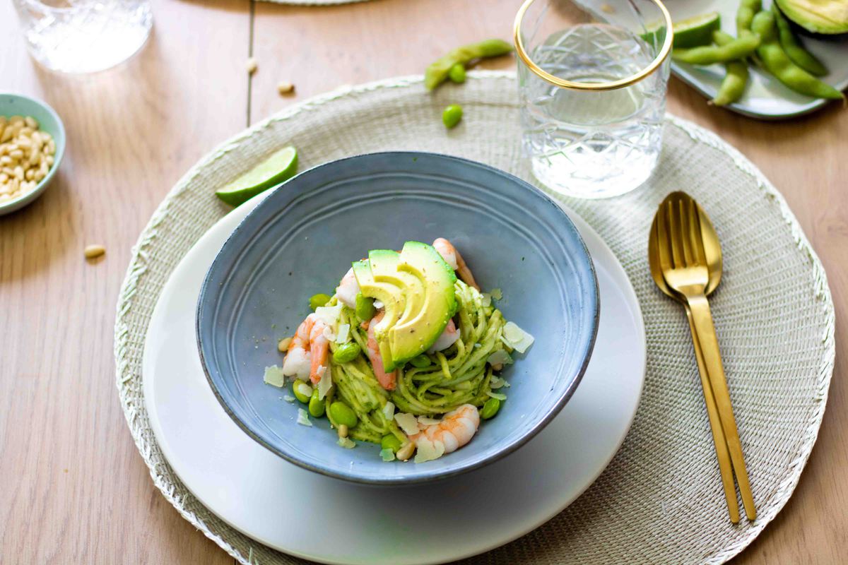 Spaghetti Met Avocadopesto Garnalen En Edamame Bonen